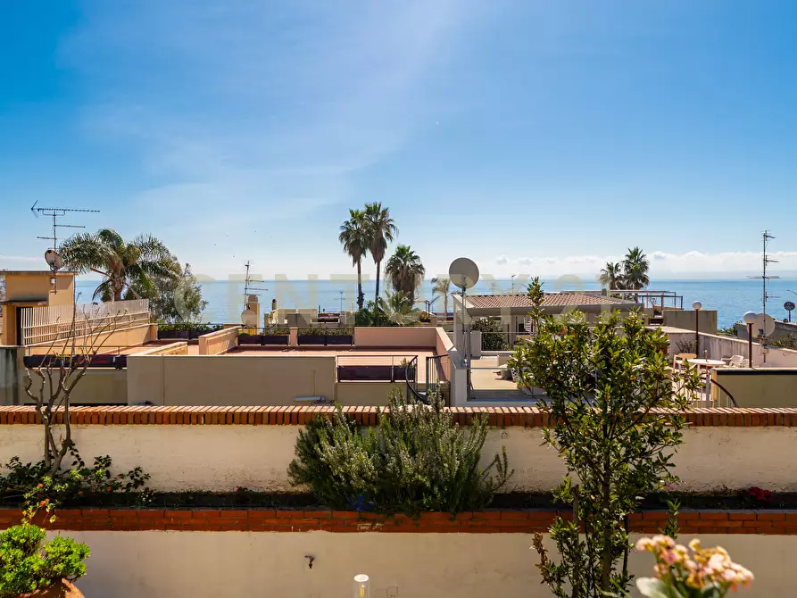 Immagine 57 di Villa in vendita  in Via Antonello da Messina 57 a Aci Castello