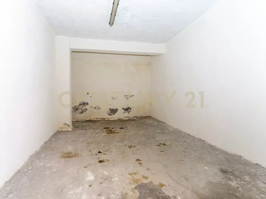 Immagine 27 di Magazzino in vendita  in Via del Bosco 407 a Catania