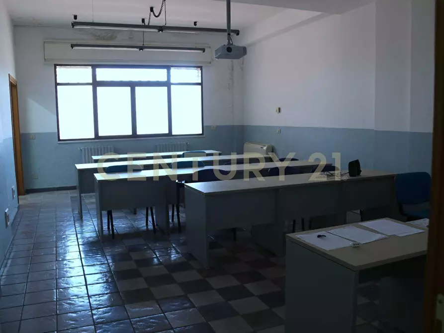 Immagine 35 di Attività commerciale in vendita  in Via Enrico Mattei 12 a Enna