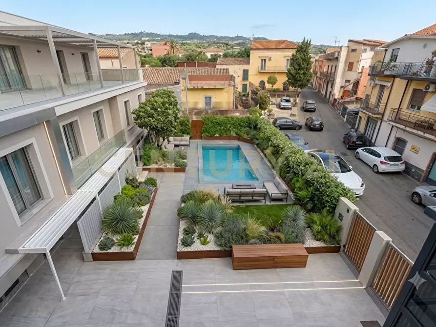 Immagine 5 di Villa in vendita  in Via Quartiere Longo 18 a Aci Castello