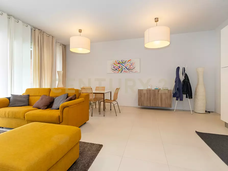 Immagine 13 di Trilocale in vendita  in Via Ruggero Leoncavallo 5 a Catania