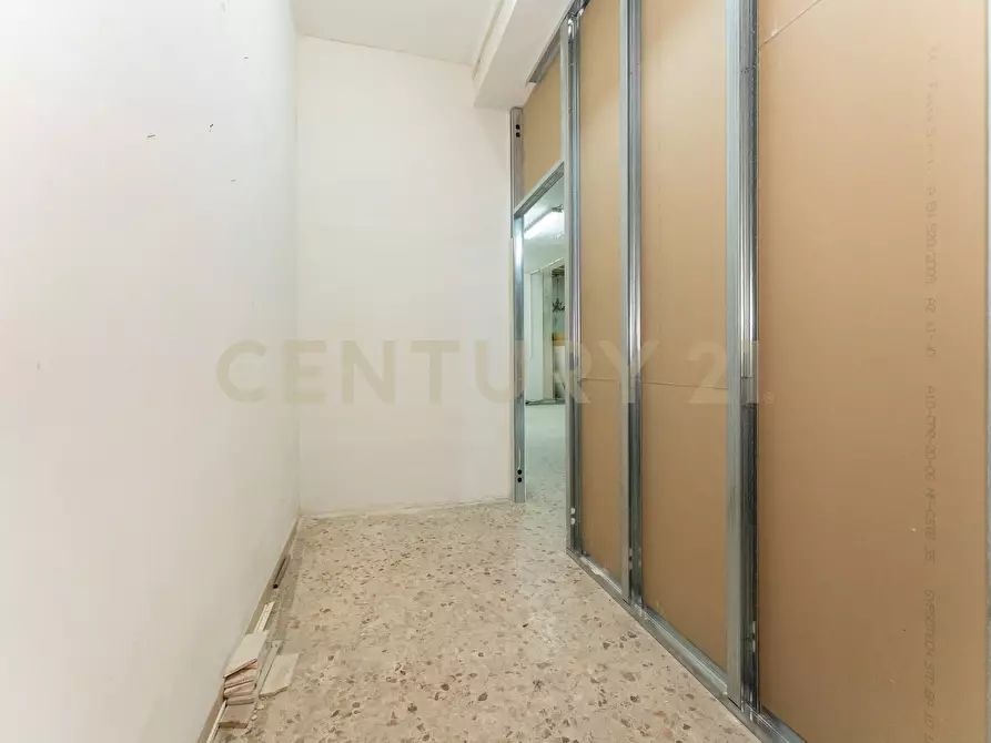 Immagine 17 di Pentalocale in vendita  in Via Duca Degli Abruzzi 54 a Catania