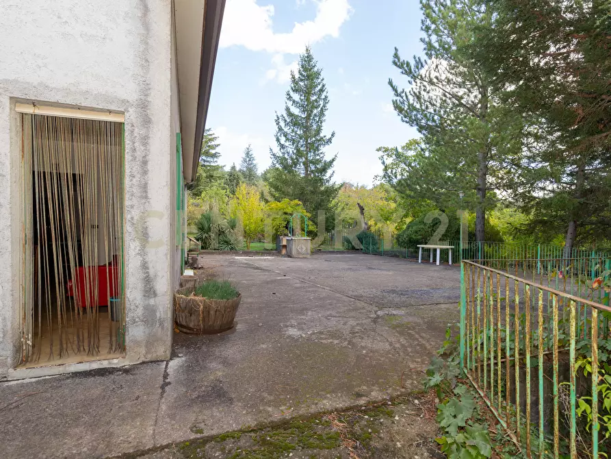 Immagine 36 di Villa in vendita  in Contrada Scolaro Cisterna a Adrano
