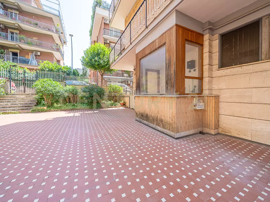 Immagine 92 di Trilocale in vendita  in Via Carlo Dossi 80 a Roma