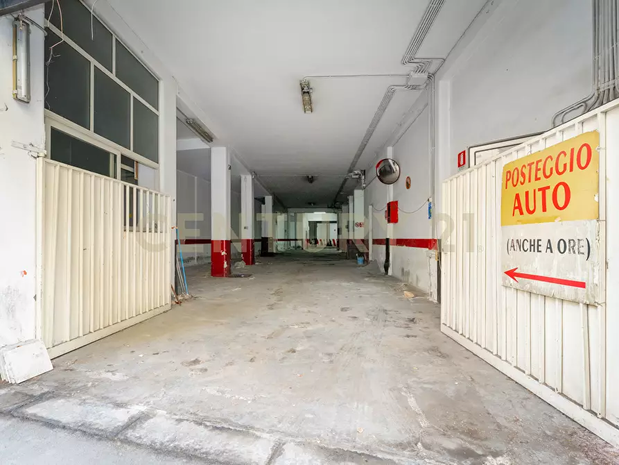Immagine 8 di Garage in vendita  in Via Enna 13 a Catania