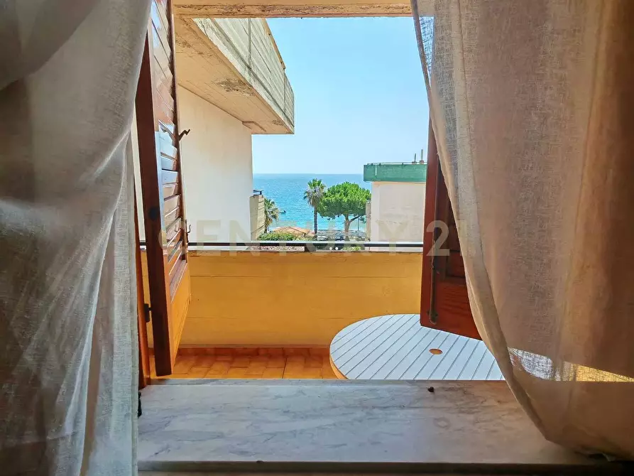 Immagine 29 di Trilocale in vendita  in Via dei Normanni 1 a Sant'alessio Siculo