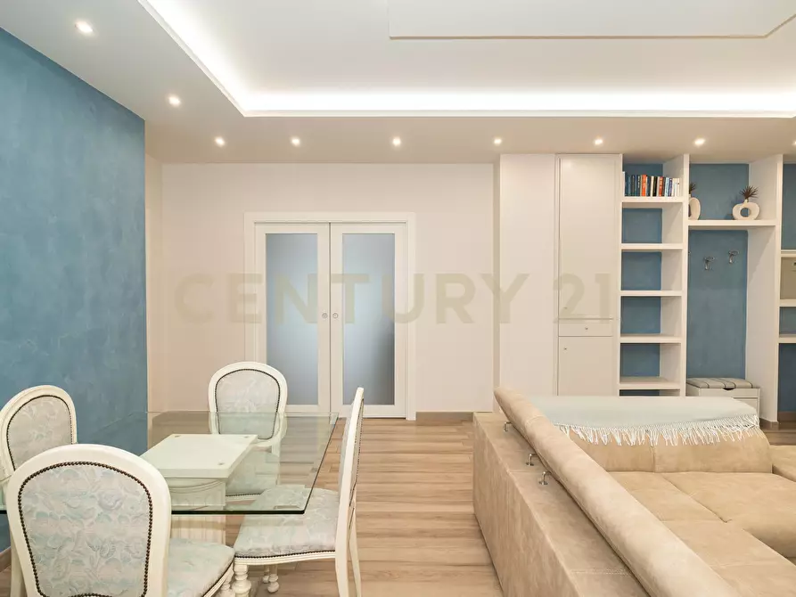 Immagine 13 di Pentalocale in vendita  in Via Rasà 3 a Catania