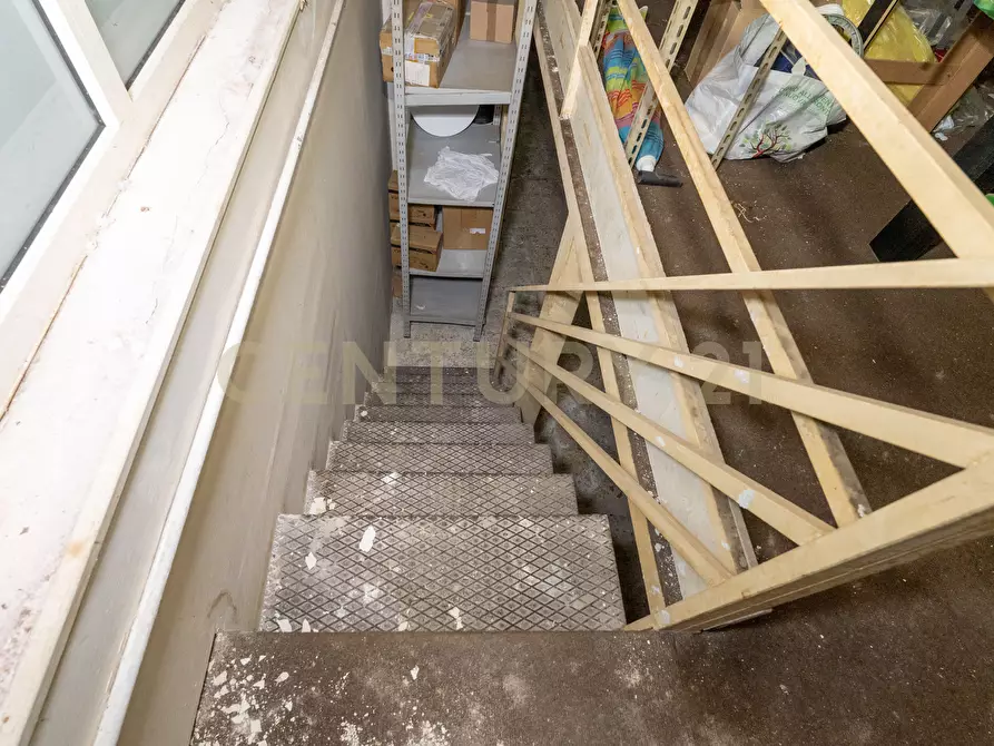 Immagine 29 di Magazzino in vendita  in Via Convento del Carmine 6 a Tremestieri Etneo