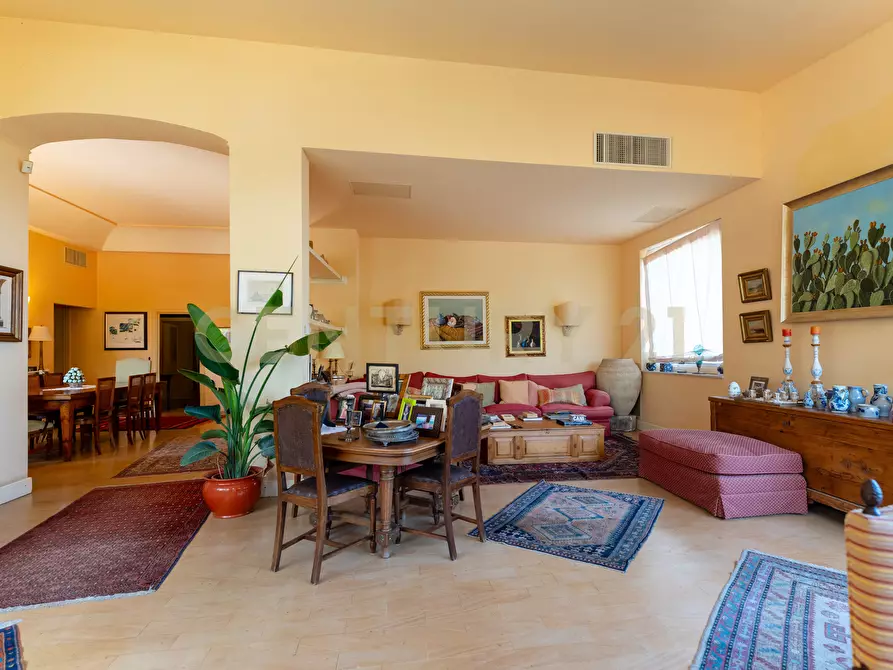 Immagine 29 di Villa in vendita  in Via Timparosa 39 a Aci Castello