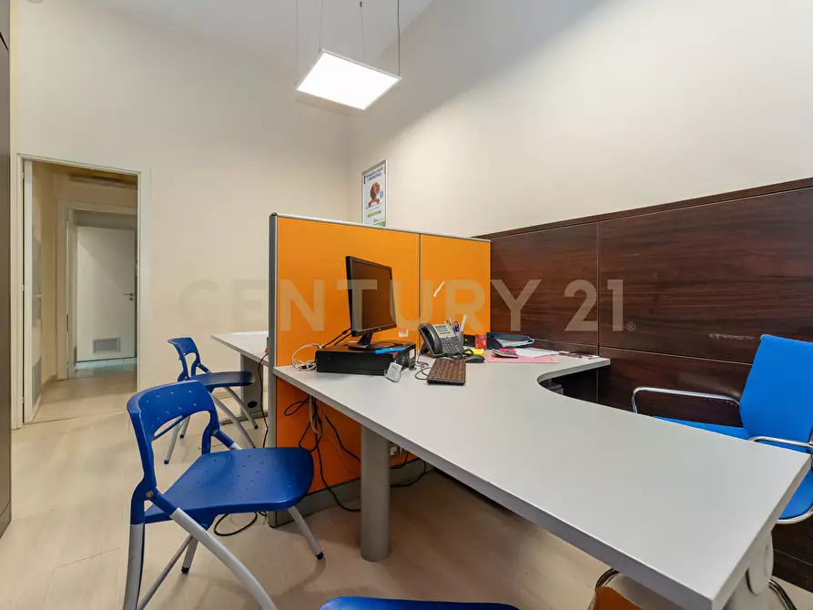 Immagine 20 di Locale commerciale in vendita  in Corso delle Province 23 a Catania