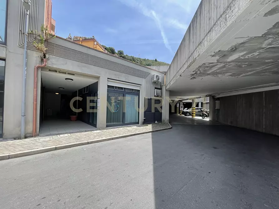 Immagine 28 di Locale commerciale in vendita  in Piazza Primo Wongher 17 a Monte Argentario