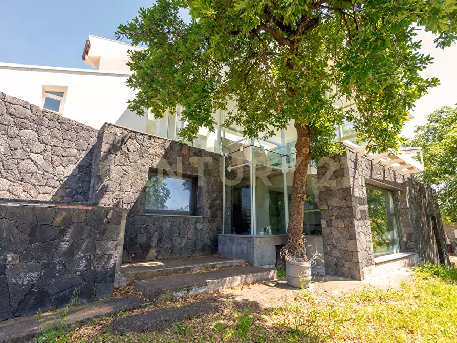 Immagine 83 di Villa in vendita  in SS284 a Adrano