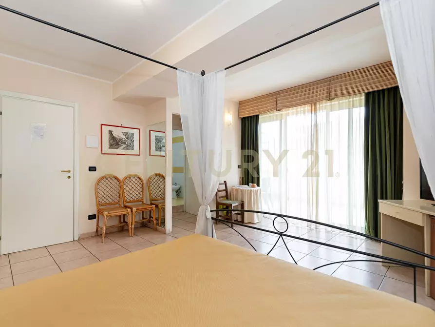 Immagine 55 di Casa indipendente in vendita  in Via Consolare Valeria 220 a Sant'alessio Siculo