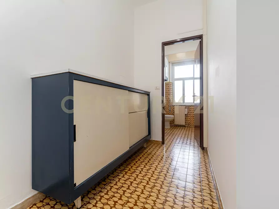Immagine 27 di Ufficio in affitto  in Via Garibaldi 30 a Giarre