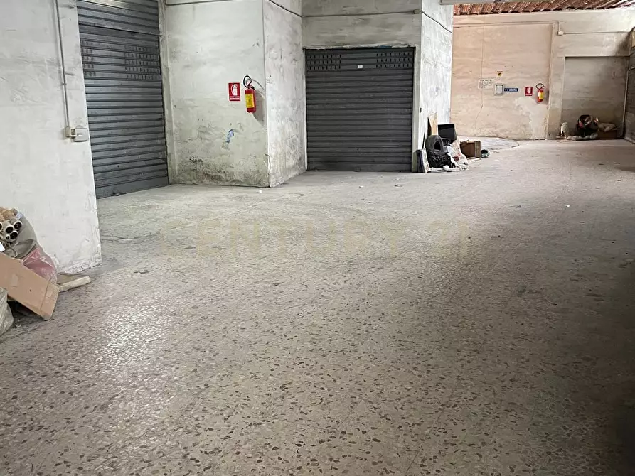 Immagine 3 di Garage in vendita  in Via Caronda 470 a Catania