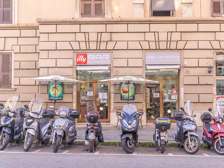 Immagine 34 di Quadrilocale in vendita  in Via Nemorense 26/28 a Roma