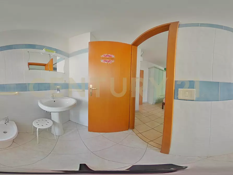 Immagine 62 di Villa in vendita  in Via Livorno 97 a Aci Castello