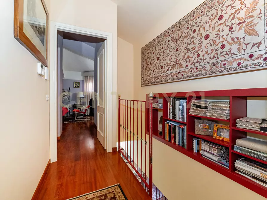 Immagine 55 di Villa in vendita  in Via Timparosa 39 a Aci Castello