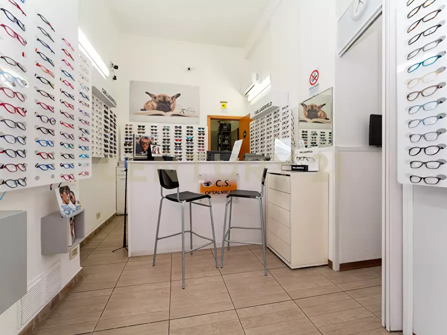 Immagine 5 di Locale commerciale in vendita  in Via Cibele 44 a Catania