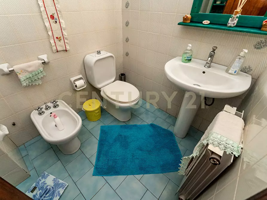 Immagine 18 di Villa in vendita  in Via Libertà 1 a Mascalucia