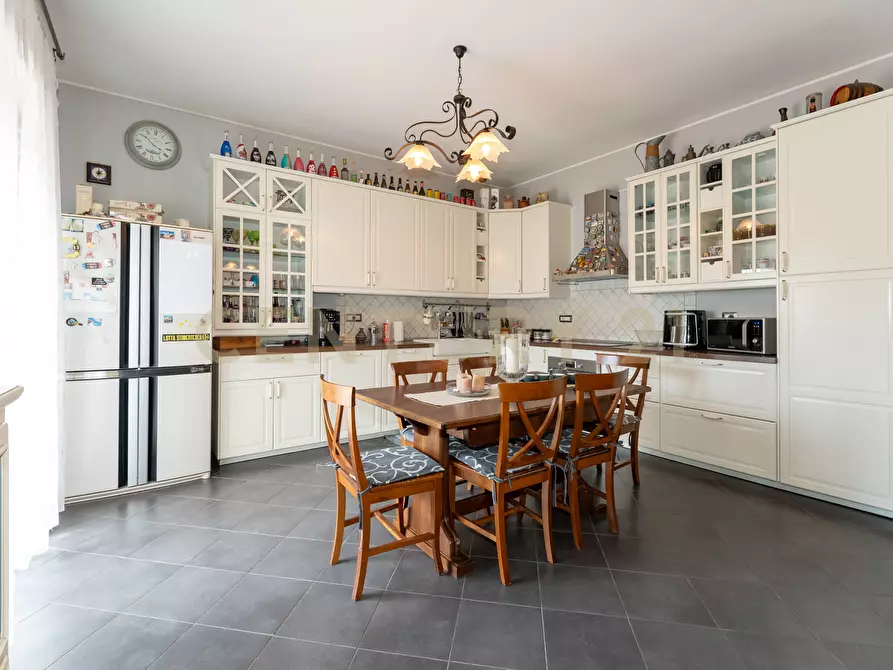 Immagine 28 di Quadrilocale in vendita  in Via Veglia 1 a Catania