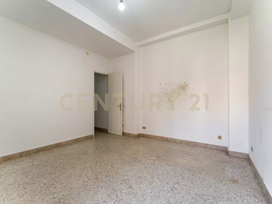 Immagine 33 di Pentalocale in vendita  in Via Antonino di Sangiuliano 54 a Catania