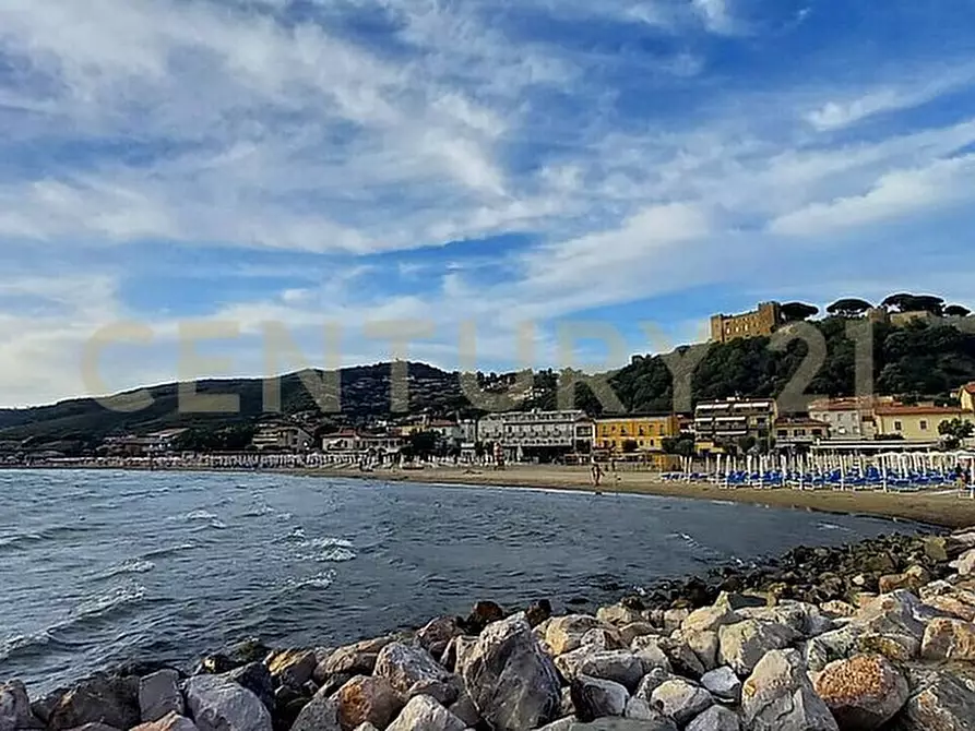 Immagine 60 di Palazzo in vendita  in Via Cavour 2 a Castiglione Della Pescaia