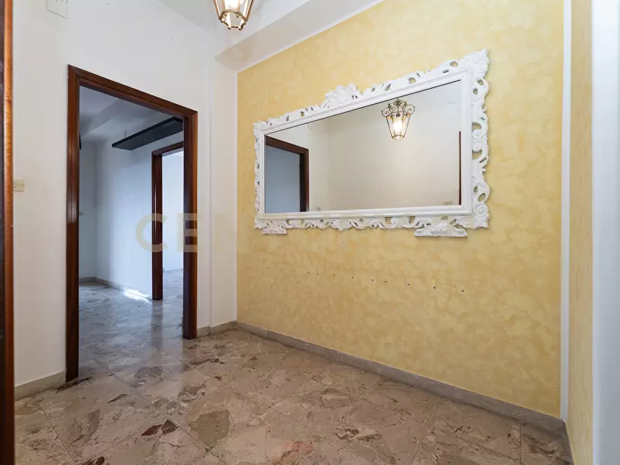 Immagine 21 di Bilocale in affitto  in Via delle Acacie 9 a Catania
