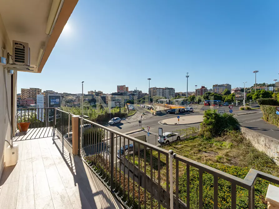 Immagine 35 di Pentalocale in vendita  in Via Lo Jacono Francesco 53 a Sant'agata Li Battiati