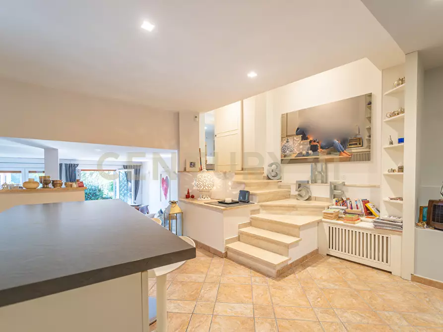 Immagine 43 di Bilocale in vendita  in Via la Sila 14 a Roma