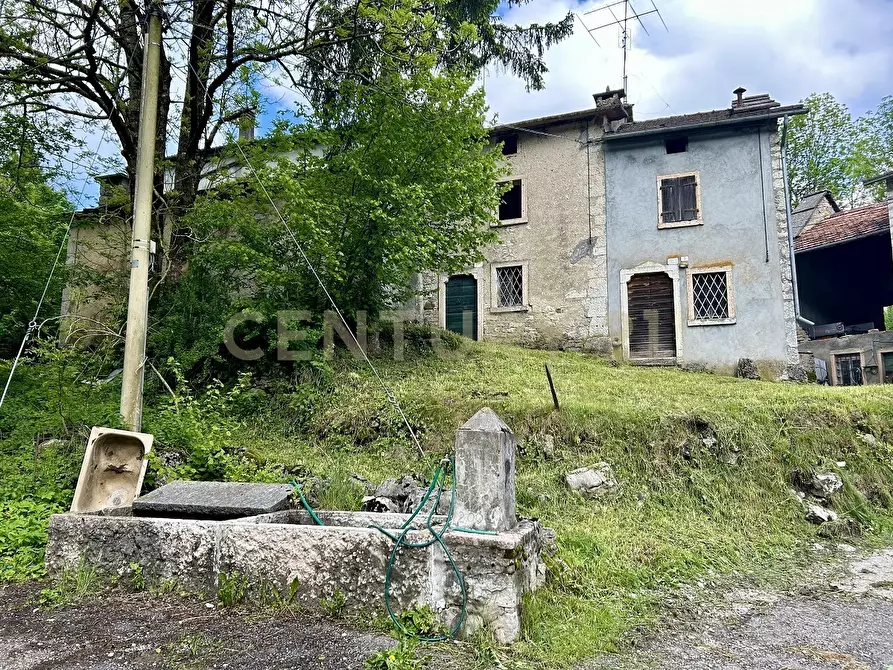 Immagine 1 di Rustico / casale in vendita  in Contrada Tezze snc a Velo Veronese