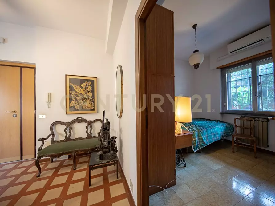 Immagine 11 di Bilocale in vendita  in Via Aurelia 301 a Roma