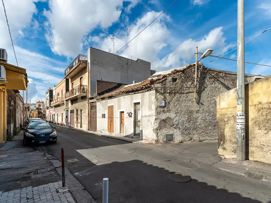 Immagine 1 di Casa indipendente in vendita  in Via Roma 115 a Gravina Di Catania