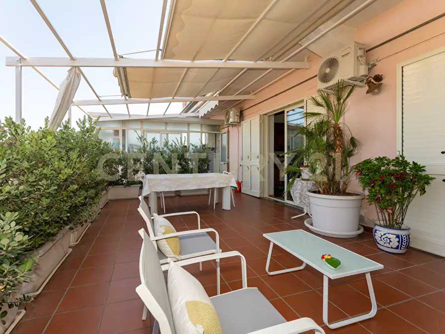 Immagine 14 di Pentalocale in vendita  in Via Salvatore Vigo 106 a Acireale