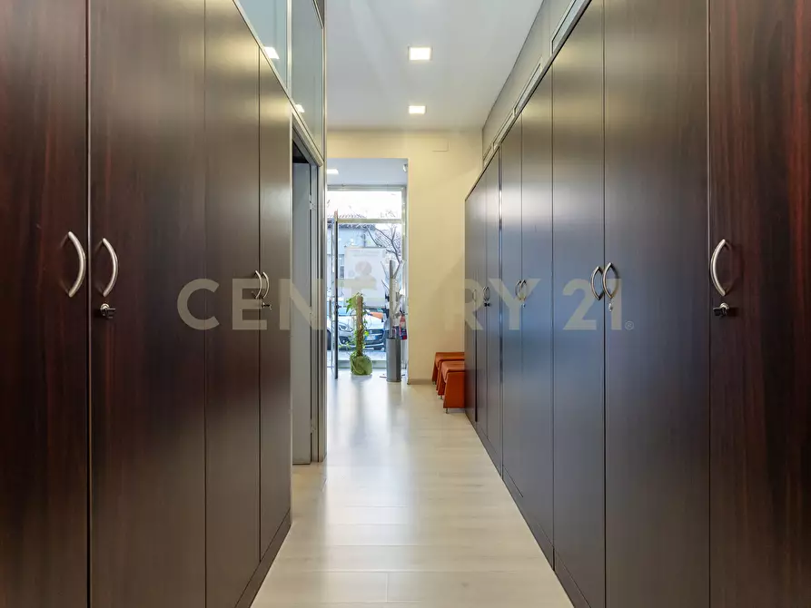 Immagine 16 di Locale commerciale in vendita  in Corso delle Province 23 a Catania