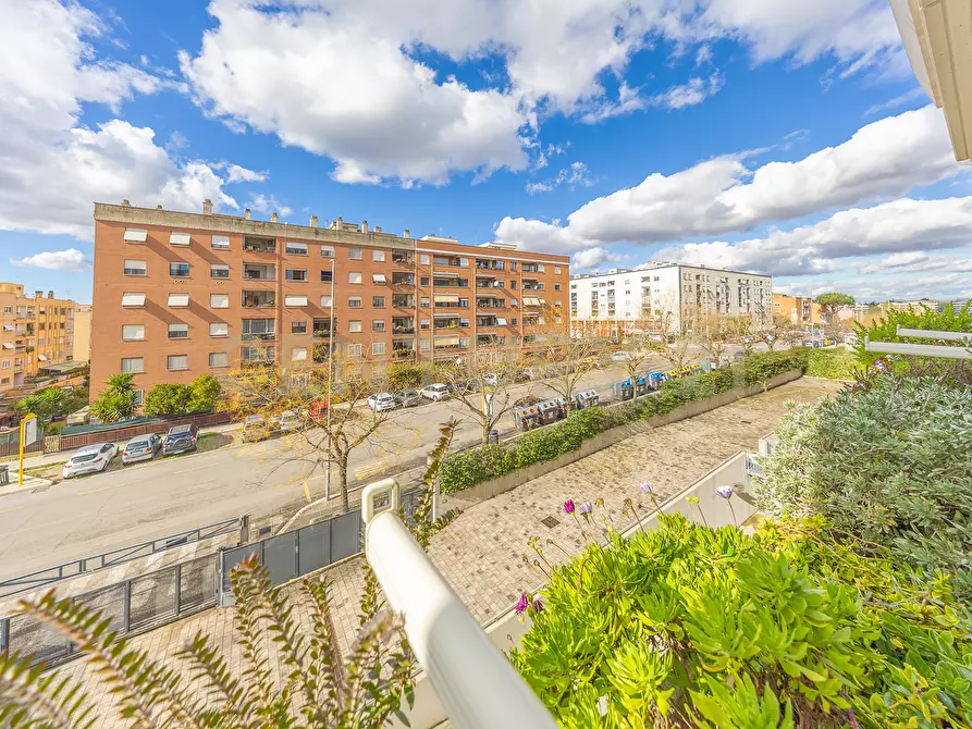 Immagine 32 di Bilocale in vendita  in Via Emanuela Loi 10 a Roma