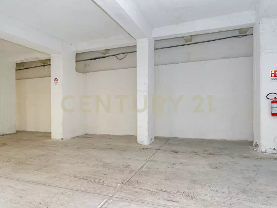 Immagine 38 di Garage in vendita  in Viale Artale Alagona 27 a Catania