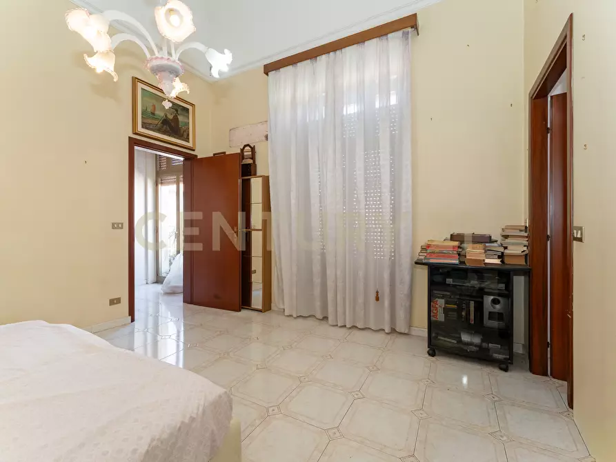 Immagine 23 di Pentalocale in vendita  in Via Giuseppe Garibaldi 179 a Catania