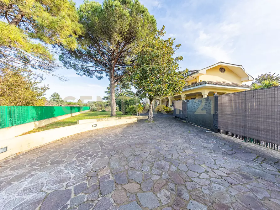 Immagine 3 di Casa bifamiliare in vendita  in Via Paolo Monelli 11 a Roma