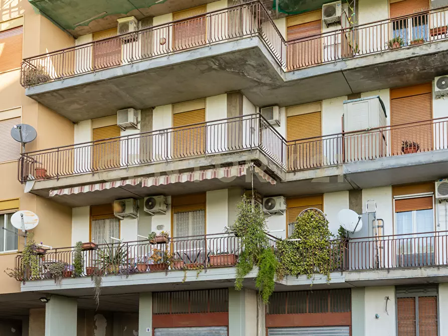 Immagine 45 di Pentalocale in vendita  in Viale Nitta 16b a Catania