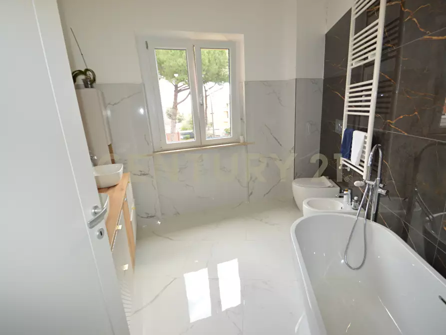 Immagine 18 di Pentalocale in vendita  in Via Senese 173/A a Grosseto