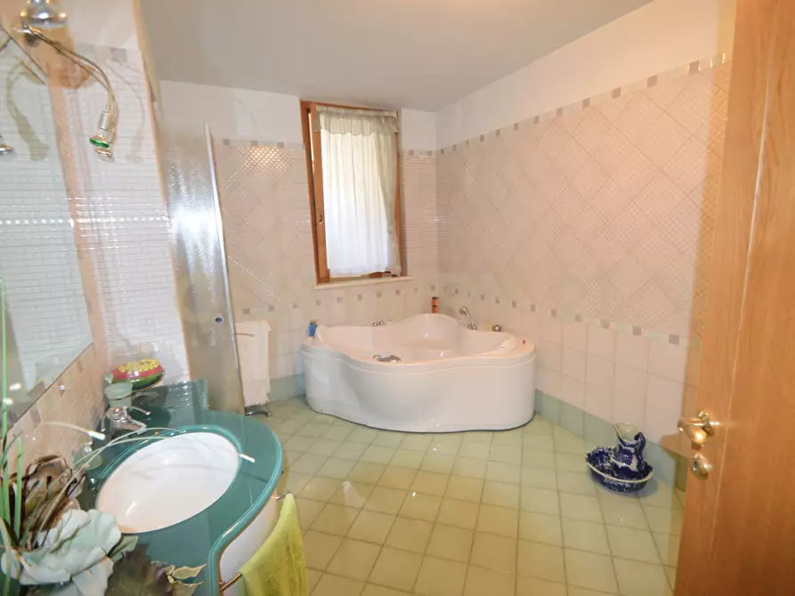 Immagine 43 di Villa in vendita  a Grosseto