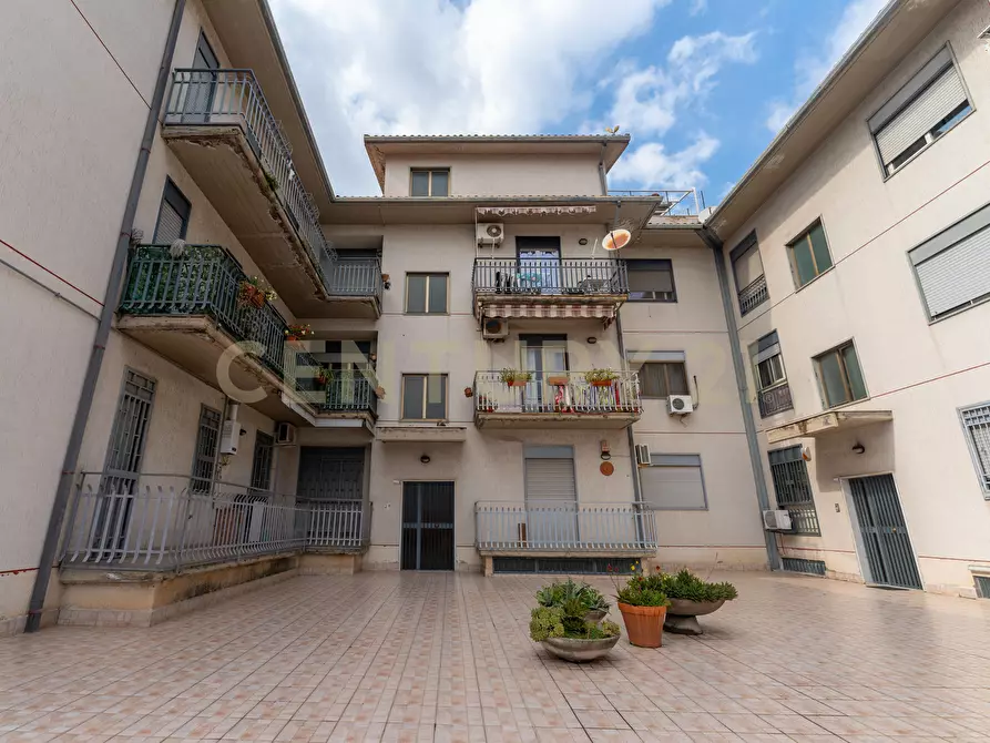 Immagine 38 di Trilocale in vendita  in Via Riccardo Zandonai 6 a Catania