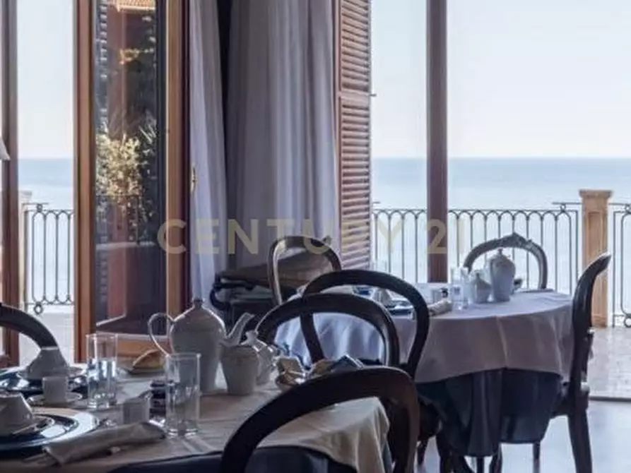 Immagine 59 di Villa in vendita  in manzella sn a Aci Castello