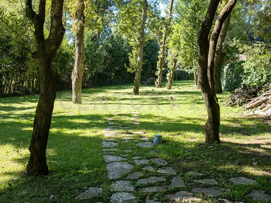 Immagine 35 di Villa in vendita  in Via Cassia 1951 a Roma