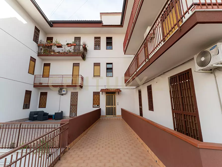 Immagine 2 di Trilocale in vendita  in via salvatore quasimodo 7 a Gravina Di Catania