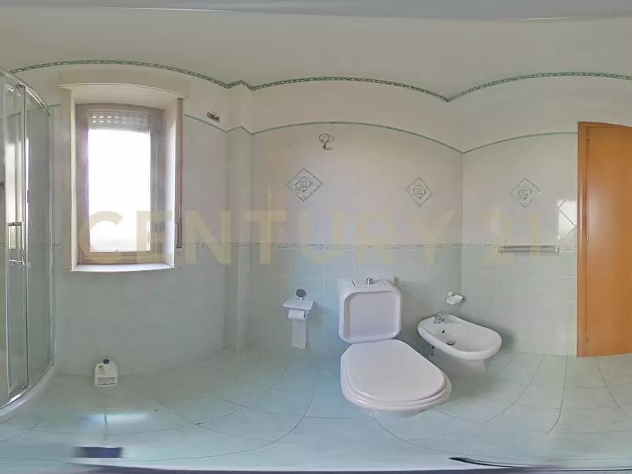 Immagine 39 di Quadrilocale in vendita  in Via Trieste 5 a Aci Castello