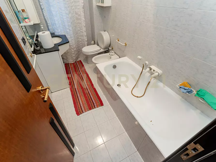 Immagine 21 di Trilocale in vendita  in Via Zuccarelli 70 a Catania