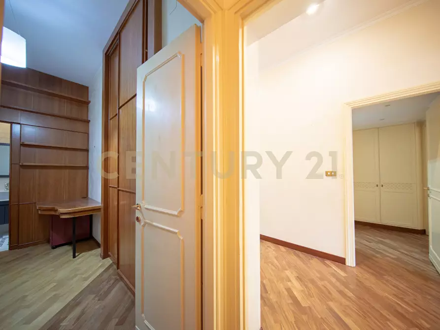 Immagine 33 di Trilocale in vendita  in Via Bevagna 56 a Roma