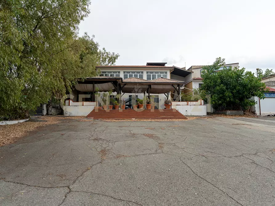 Immagine 32 di Locale commerciale in affitto  in Via Catira 2 a San Gregorio Di Catania